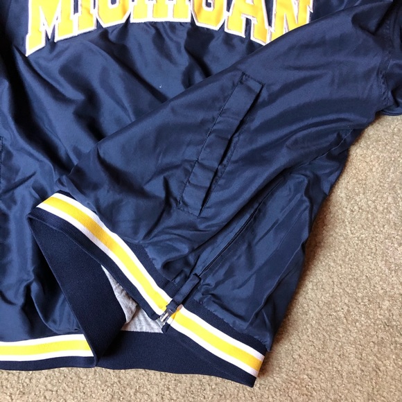 Vintage University of Michigan Pullover - Picture 4 of 8